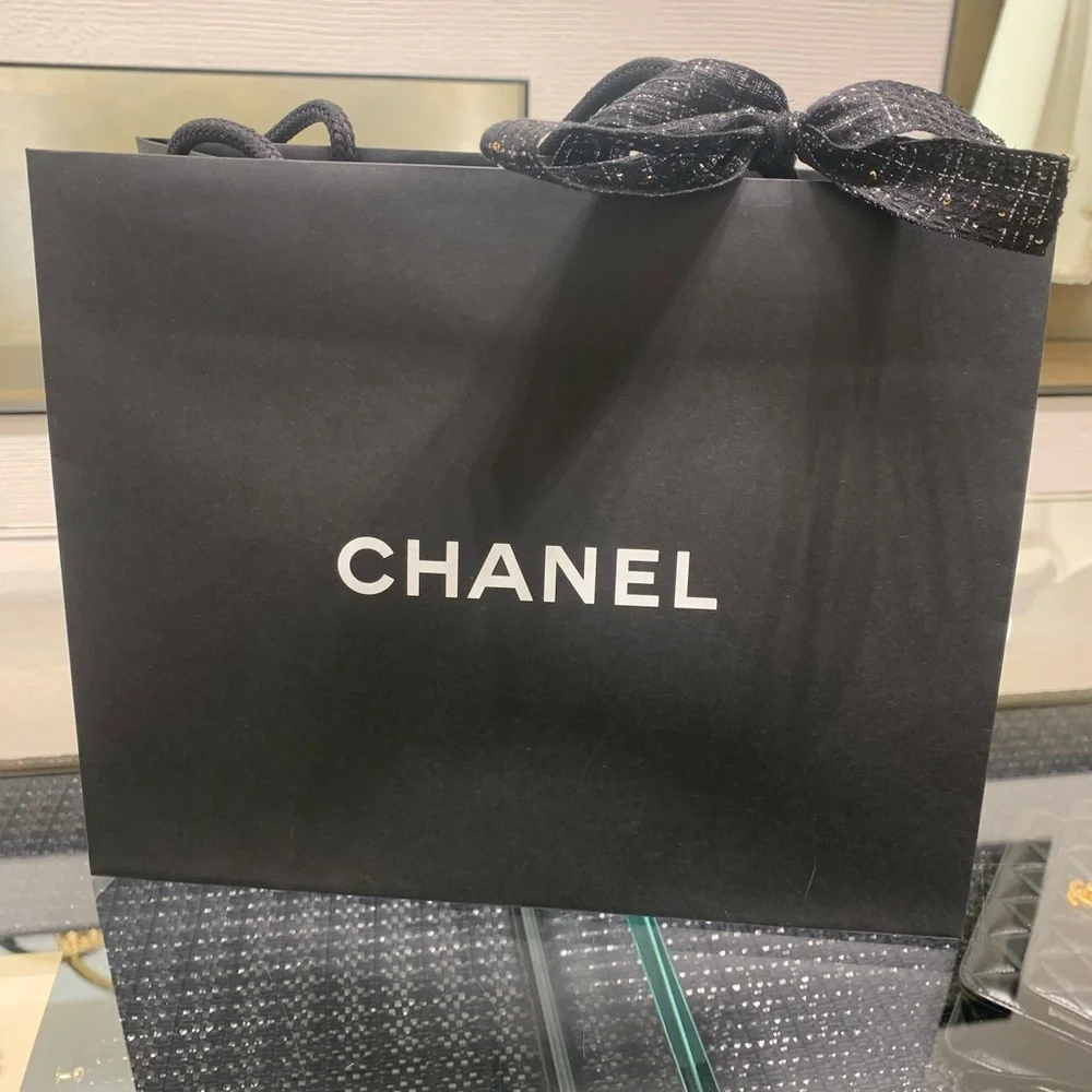 Authentic Chanel dust bag with strings, mid size , brand new condition. - Picture 1 of 12